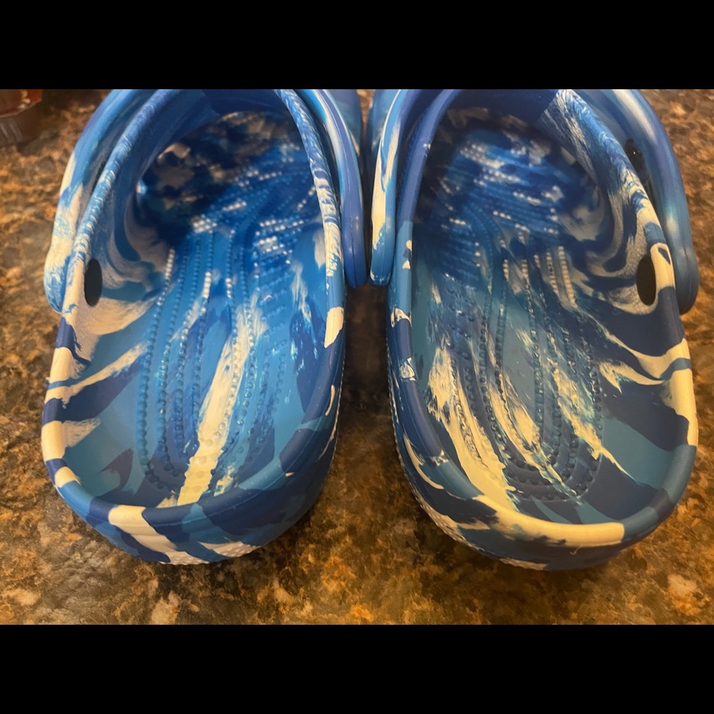 Marbled crocs - Picture 5 of 8